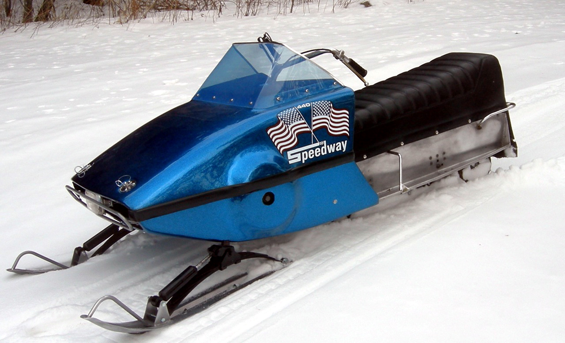 Vintage Snow Mobiles 67